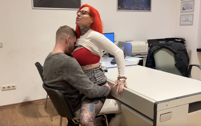 Cat-Coxx: Fucked the New Apprentice During the Job Interview!