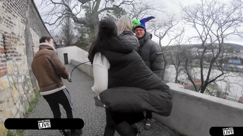 Immoral Live: Дураки в гэнгбэнге с огромной задницей и гигантскими сиськами принцессы из Пражского Града, София Ли и Венера Maxima - Безнравственное Живое 4K