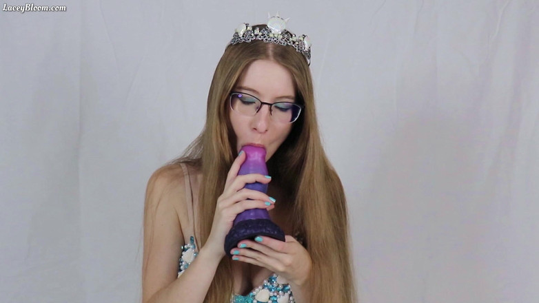 Lacey Bloom: Mermaid Bad Dragon Jízda 10:51