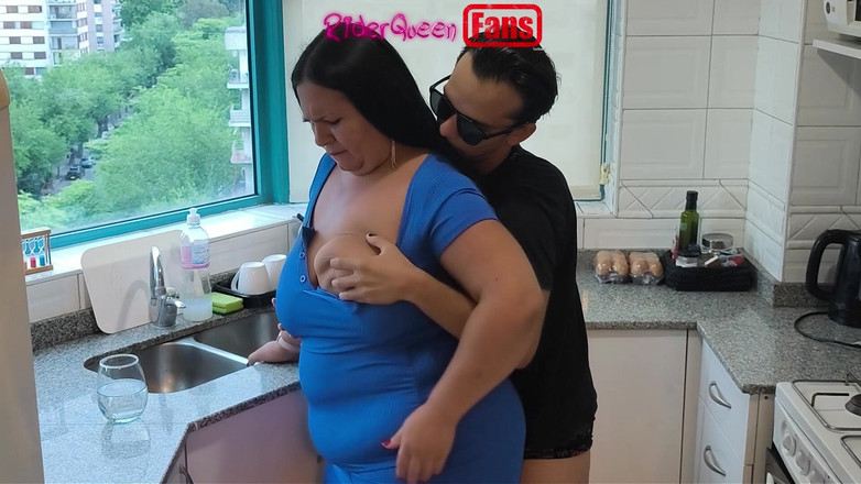 Riderqueen: Ibu tiri di dapur - video untuk penggemar