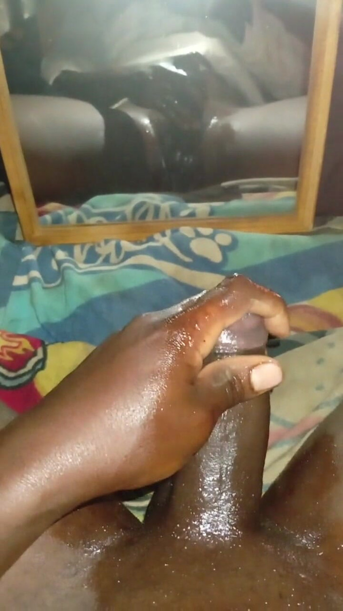 Sexyjayla254: Большой черный хуй подрачивает до спермы