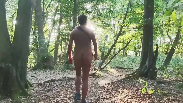 MaleModel: Habe meine kleidung auf einem Baum gelassen und bin nackt...