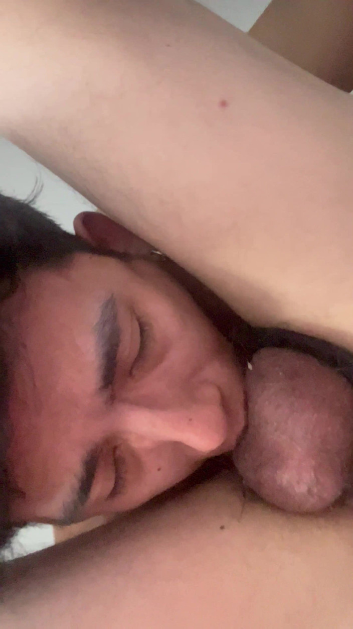 Andxxxtrib: Una stronza succhia