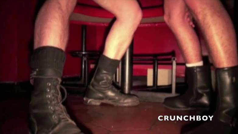 Crunch Boy: Submissão de couro para Jeff Stronger e Mickael