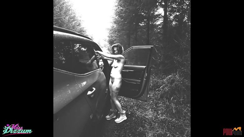 PNW Porn: Fotoshooting in Wald, vollgespritzt und angepisst