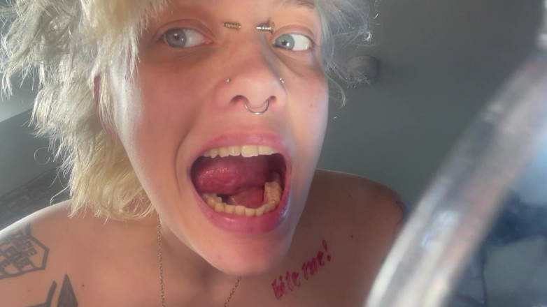 Glitterqueen1999: Mouth Tour Uvula Tonsils Teeth Tongue Vein Check