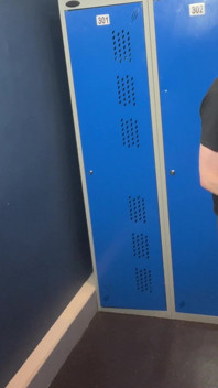 Cheerleader umkleidekabine-blowjob