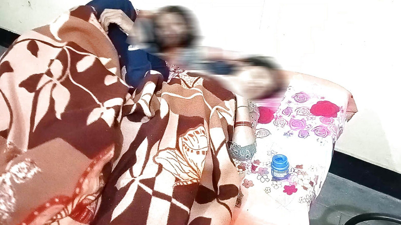 sakshi_raniii: Индийская Dever трахнула ее бхабхи-киску в спальне, грязно говорящая хинди, секс