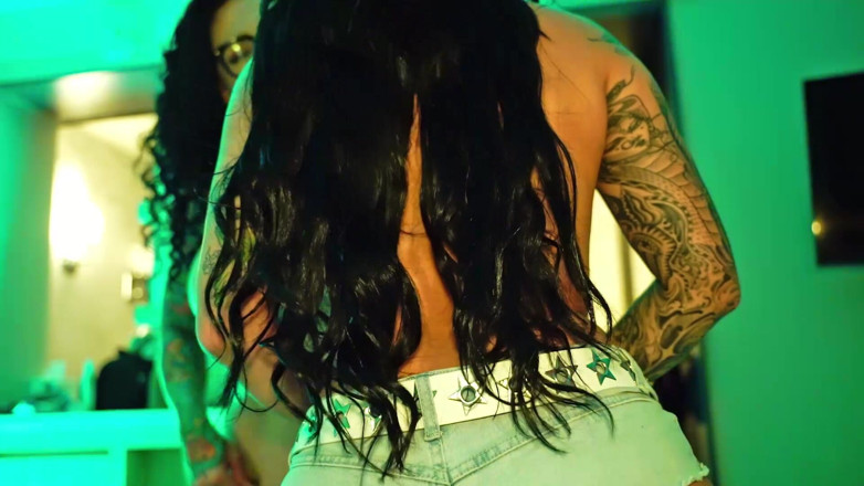 Bianca Bailee: Horny Catalina Ossa Surprises BF W Double Baddie Threesome