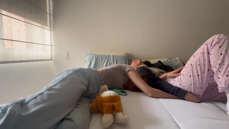 scarlettandc: Two Girls Having Fun at a Best Friends Get-together