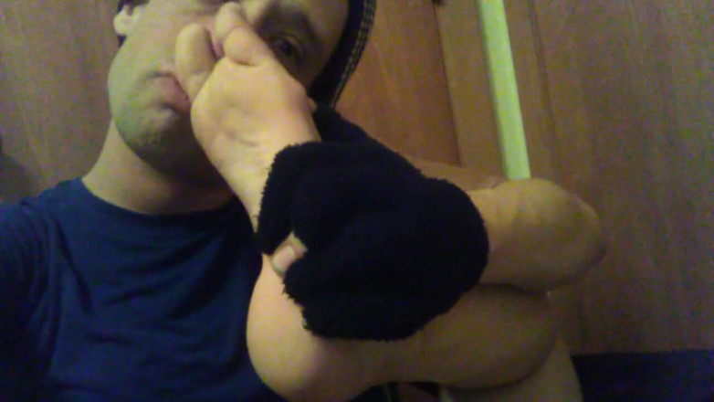 LilTaste: Sniffing and Touching My Dirty Foots and Sock to My...