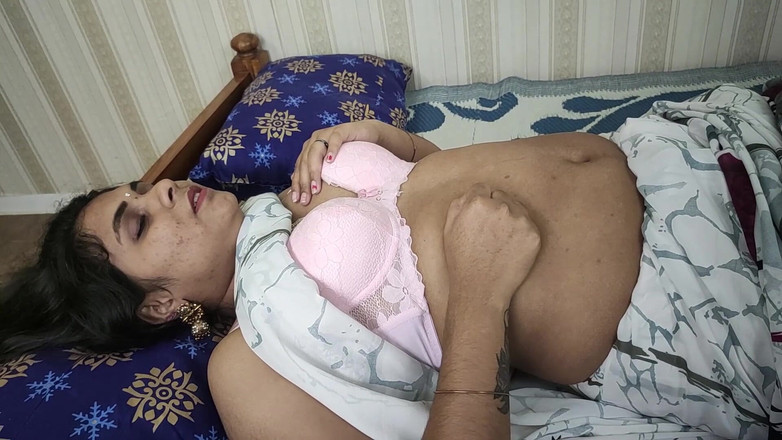 Vaigavarun45: Saree cioccolatino caldo leccata dal corpo romanticismo di Vaishnavy e...