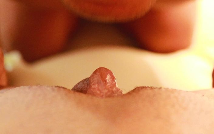 Khalessi 69 Gamer: Leccare di figa grande clitoride fino all&amp;#039;orgasmo pov