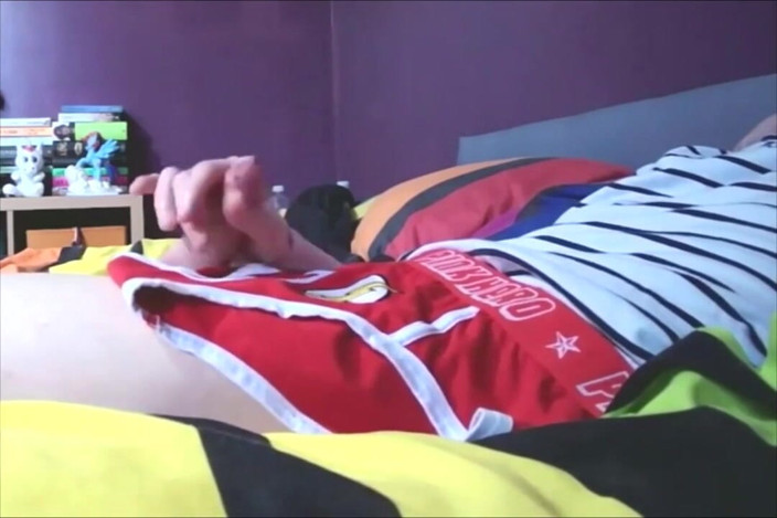 Gay Scottish twink Sammy Andrews: Sammy Andrews cumming on superhero underwear