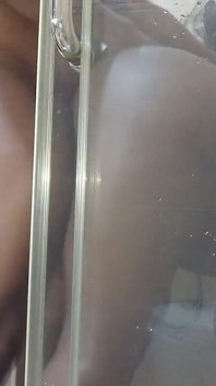 Podvádím mého manžela v domě mého nevlastního bratra, v rychlé, intenzivní dovádění, popadněte minci