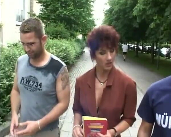 Deutsche Damen: Ruda niemiecka nauczycielka spust z After DP gangbang
