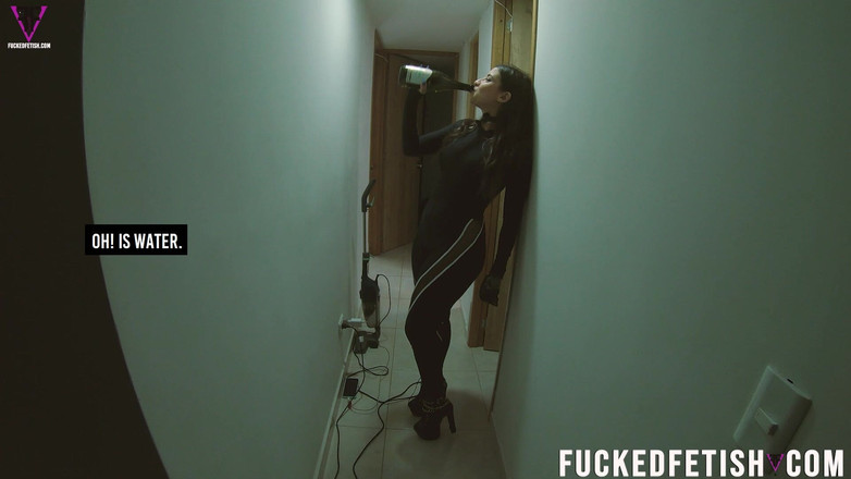 Fucked fetish: Pipì disperata gratuita durante la registrazione della scena