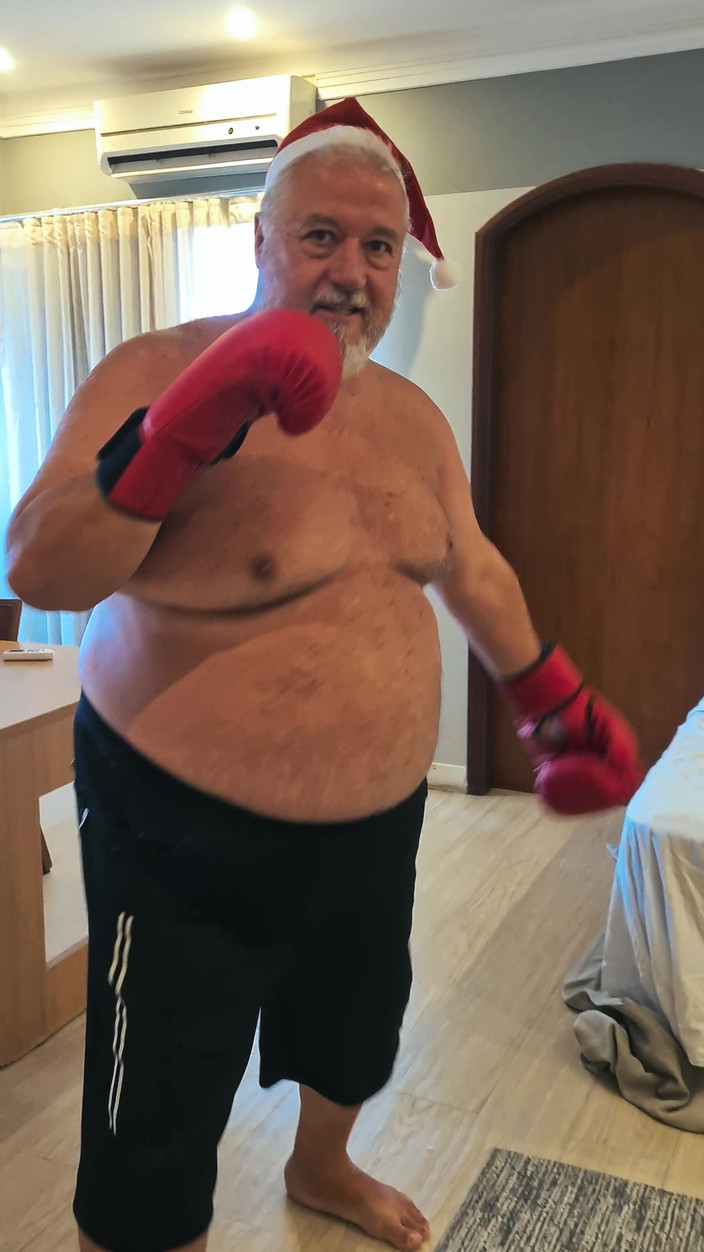 Punchbagplz: Babbo Natale: Beatdown Natalizio POV