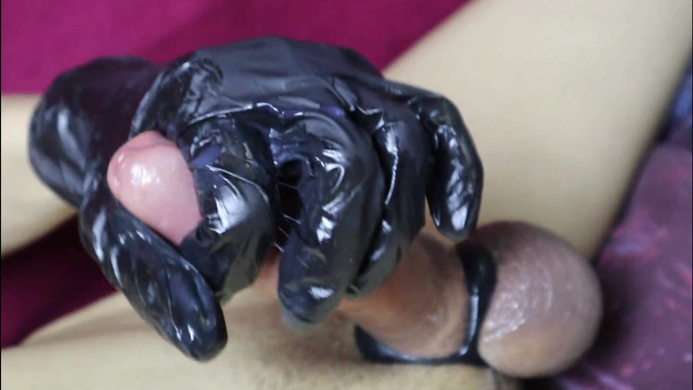 SEXY_GUYBEST: 一个强大的几乎溅上精子，但按摩师熟练的手