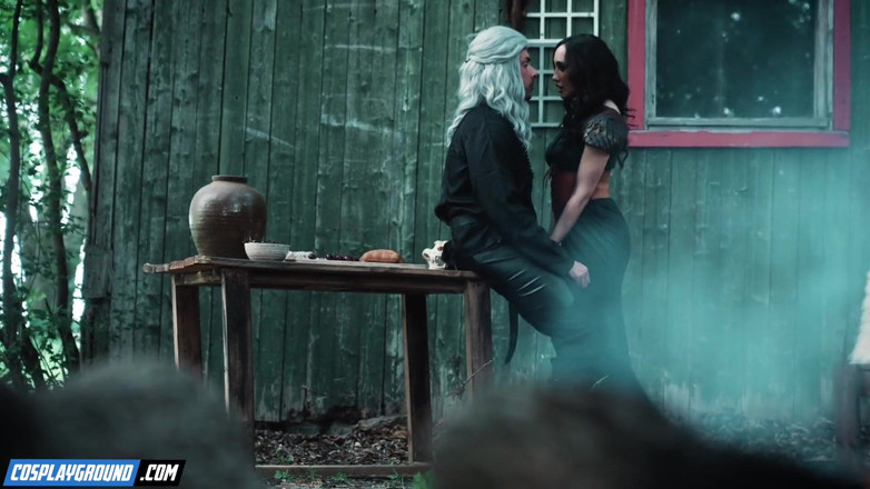 Cosplayground: Chloe Amour toma la larga polla de Geralt hasta que...