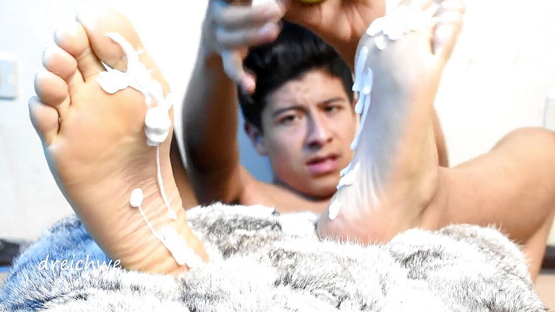 Dreichwe: 美味的脚充满了奶油