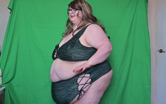 SSBBW Lady Brads: NSFW Fat Strip Into Bikini