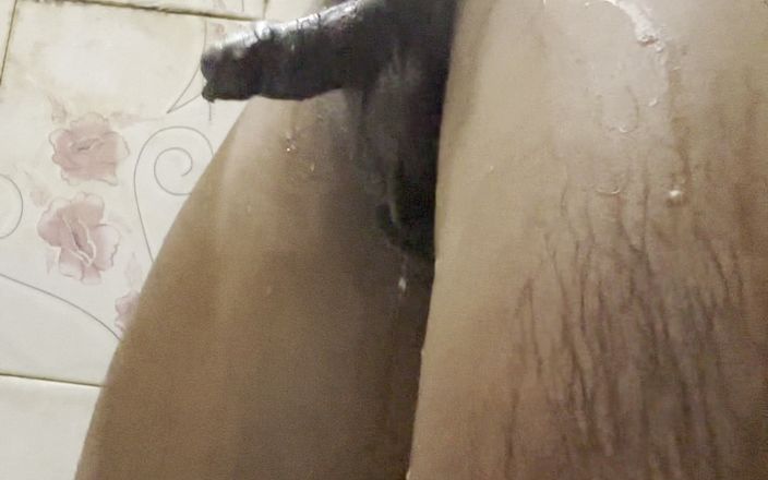 Hacker Boy: Desi Indian Black Thick Hard Dick Gets Aroused While Bathing