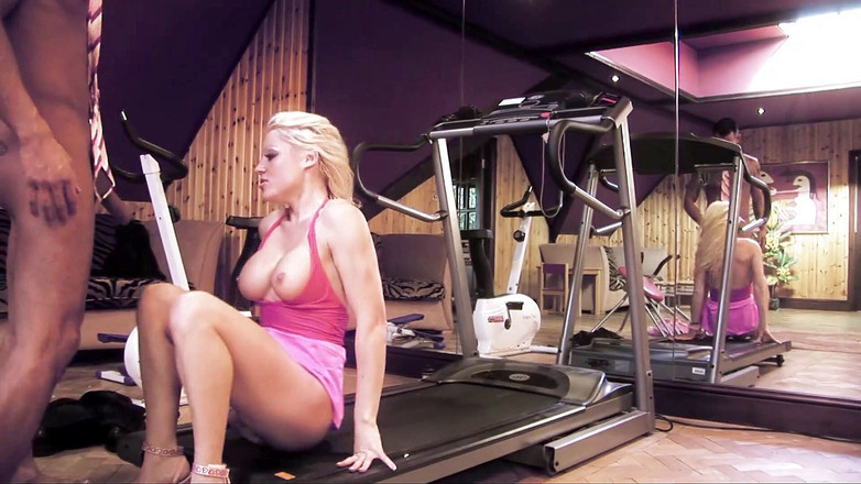 Leon Lambert Girls Twerk Parties CFNM: Memek sempit cewek nakal rambut pirang menggoda pebisnis asia sampai...