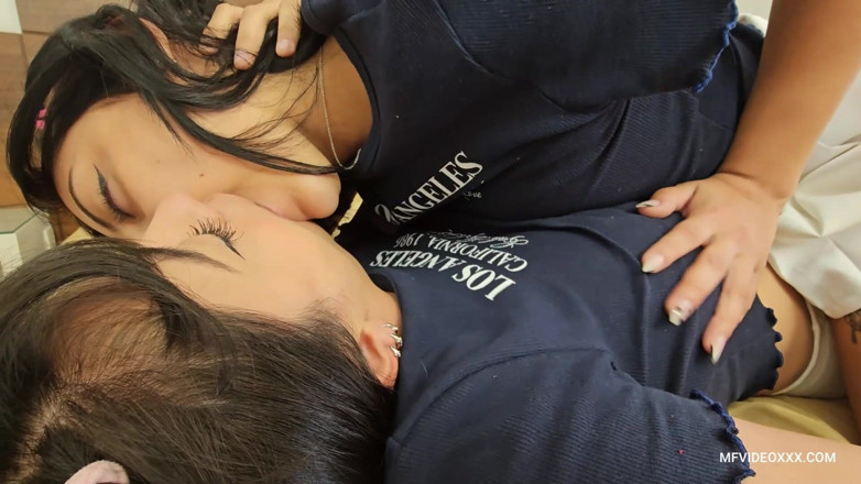 MF Lesbian: Young Fondness