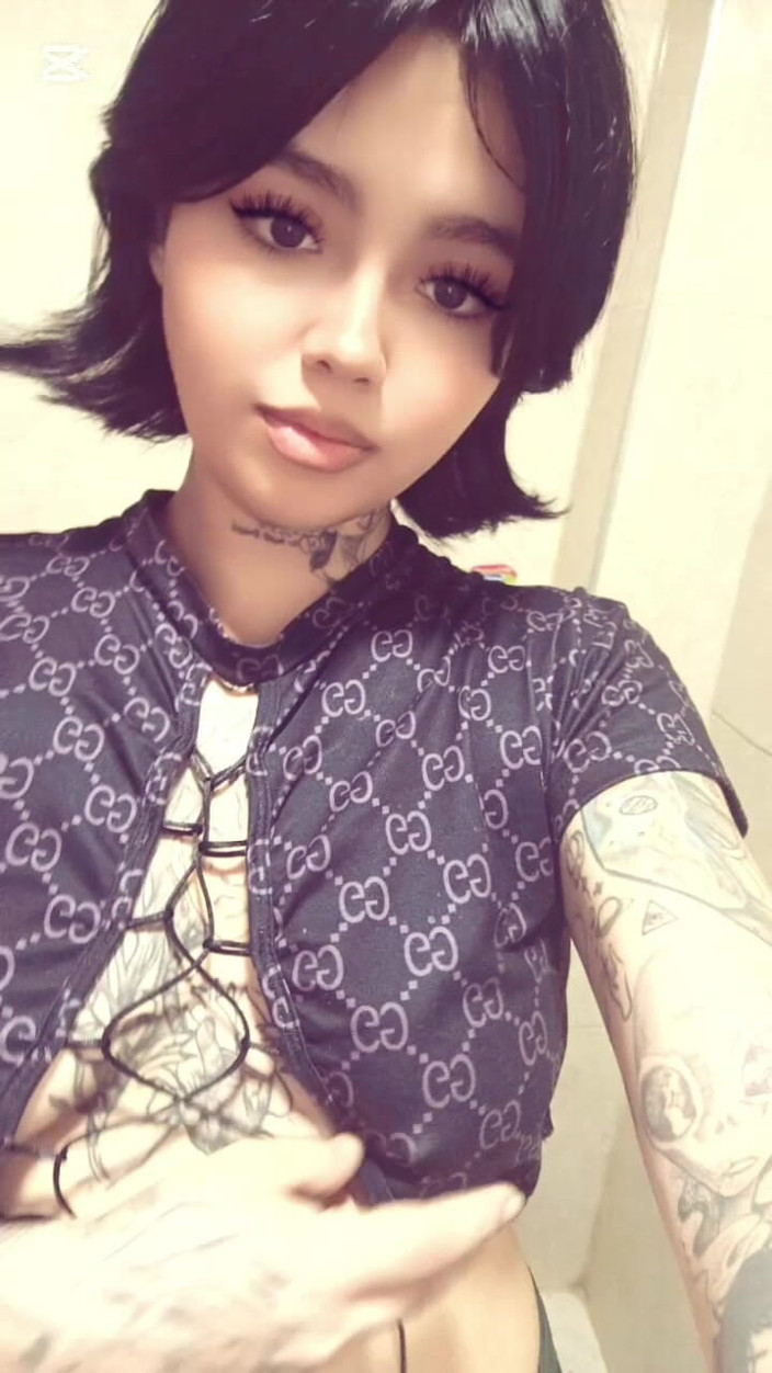 Dalyla: Small and Watery Tits