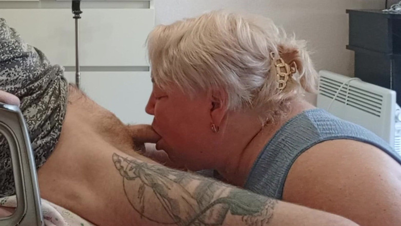 Zona901: Manželka sleduje, jak soused saje mého ptáka a polyká sperma