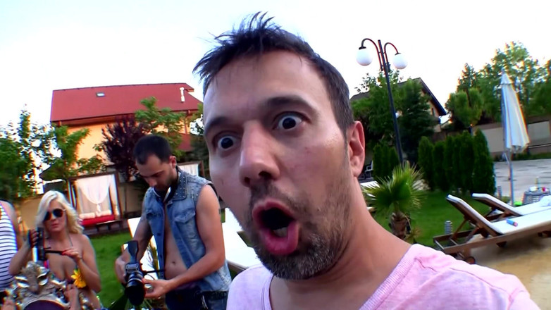 Fuck Cumshot Party: Pesta ngentot liar grup seks didobel penetasi di luar ruangan