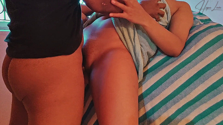 Hope Love: Můj nevlastní bratr mě ošukal, než se půjdu osprchovat.