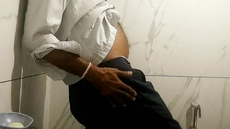 Meplayvid: Slow Motion Mastrubation i badrummet