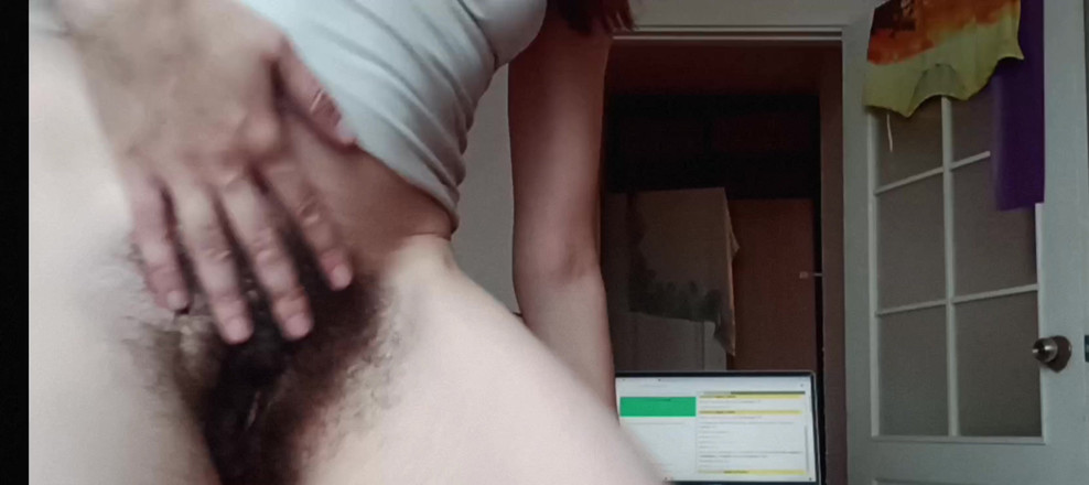 BW_Dolphin: Rakaman Aliran Pussy Berbulu Di Dapur