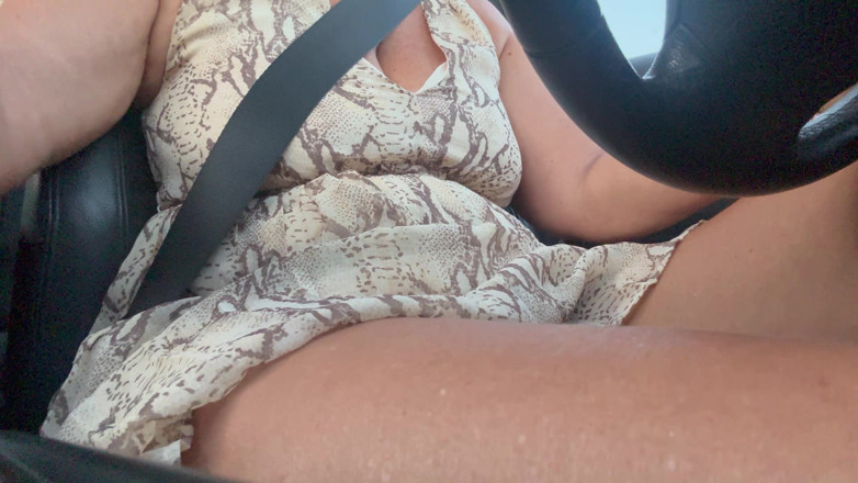 Step Mommy: Elegant and Sexy Stepmom Drives the Car and Rubs Her...