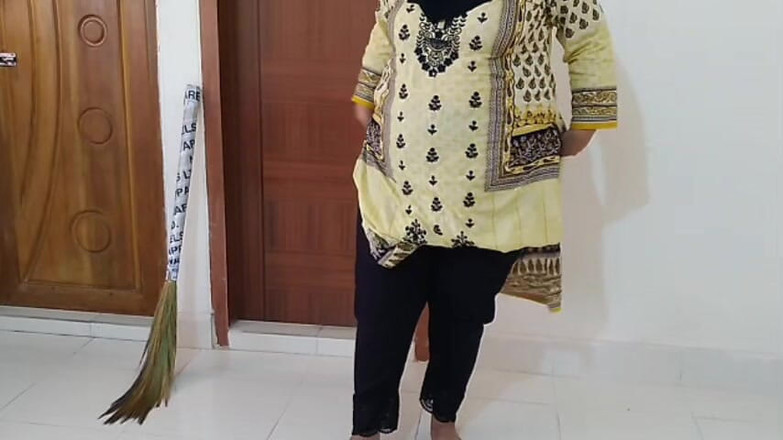 Aria Mia: La cameriera calda panjabi pulisce la mia camera e poi...