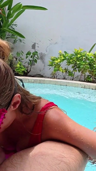 Amateur Hotwife Gets a Messy Facial by the Pool