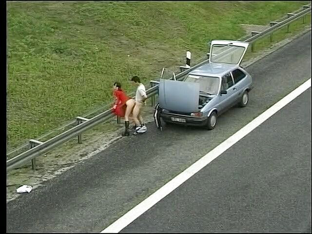 Out Sexxx: Amatérské swingers šukají venku v baru