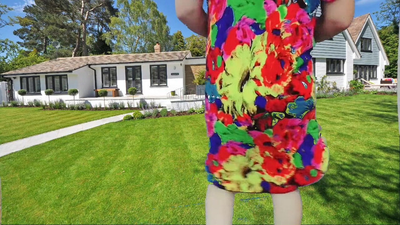 Kitty_Cross: बगीचे में हॉट स्ट्रिपटीज़ सेक्सी डांसर