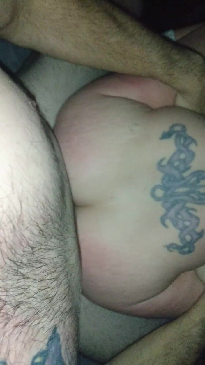 Pussy hound: Mông mập lil gợi cảm mang vớ ngược thế cao...