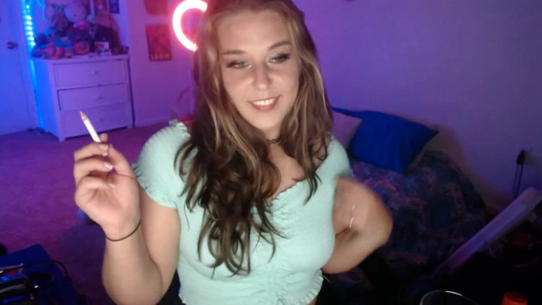 Alli Anderson: Fumando en vivo