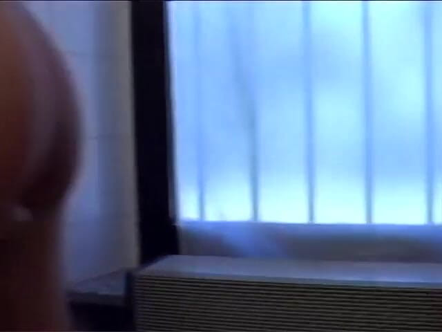 Real Home Made: Ateşli amatör delik için dev bir dildo