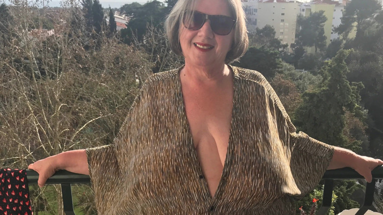 Chris44G: Chris44g heavy hanging breasts