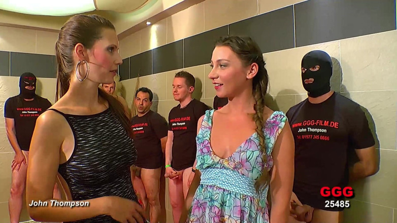GGG John Thompson Classic Retro: Hot Ggg Bukkake - děvky sají a dostávají výstřiky na obličej