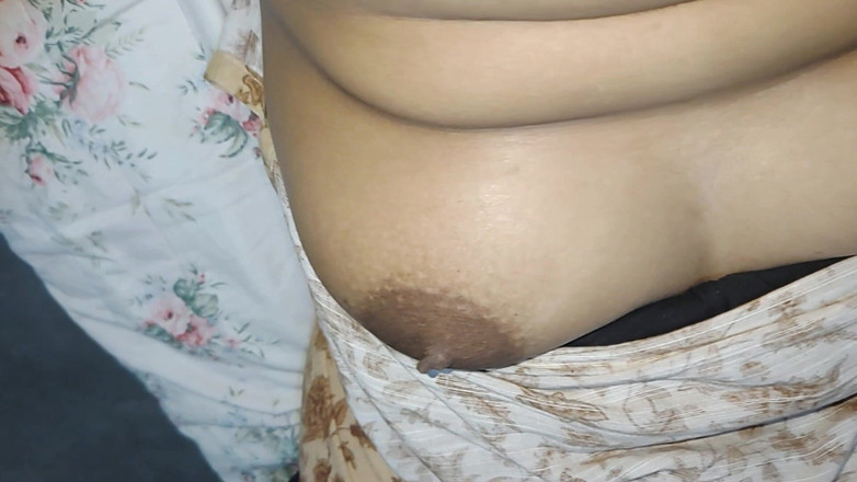 Faryal: Tombul ıslak sikiş