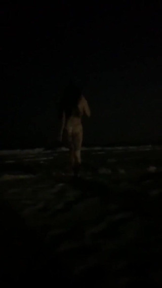 Megan Inky: Megan Inky bajo la luna