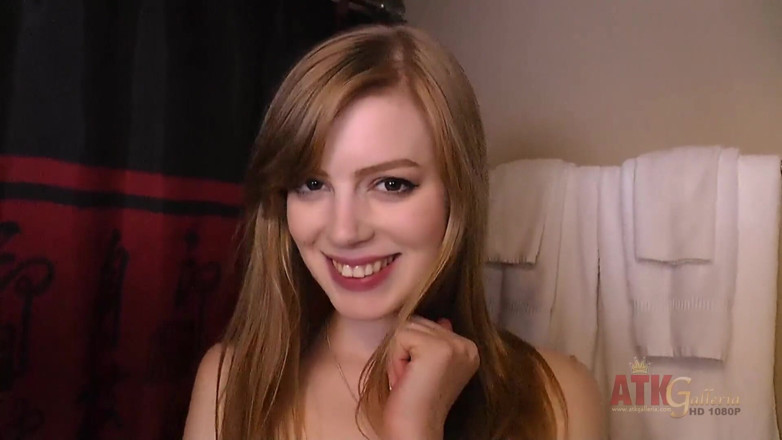 ATK Fans (Solo): Dolly Leigh's kinky pissing solo