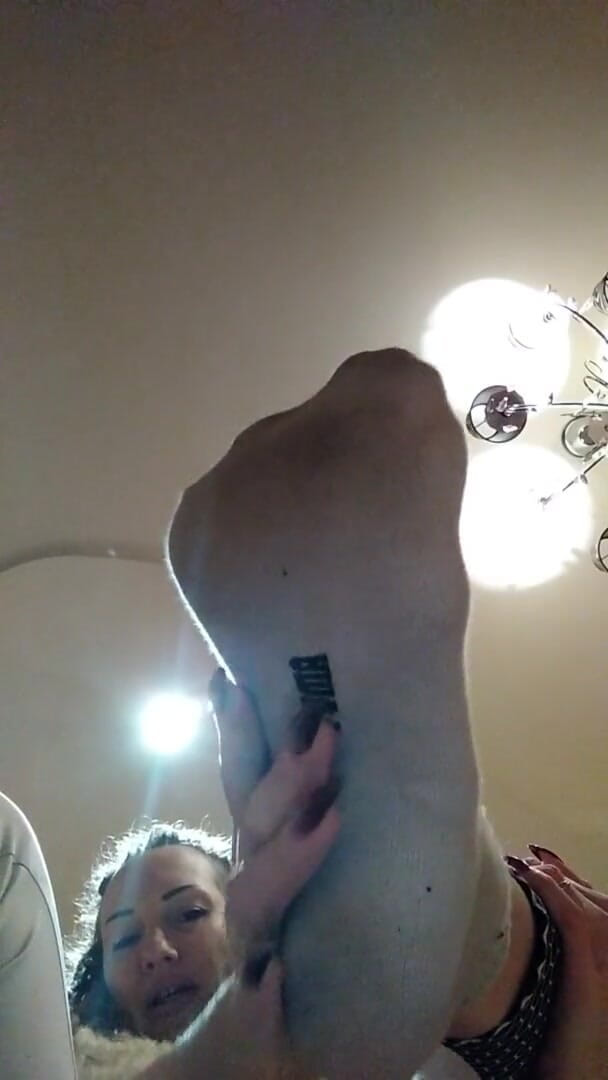 BadAssBitch: Calzini puzzolenti sporchi dopo il fitness