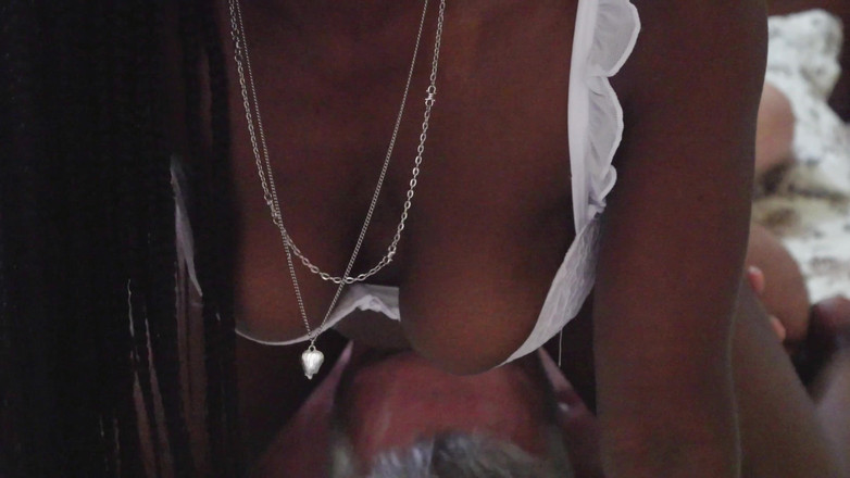 Black Swan: 骑脸和鸡巴，直到他射在我的阴户上